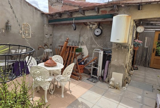 Herverkoop - Stadswoning -
Catral - CatralAlicanteValenciaSpain