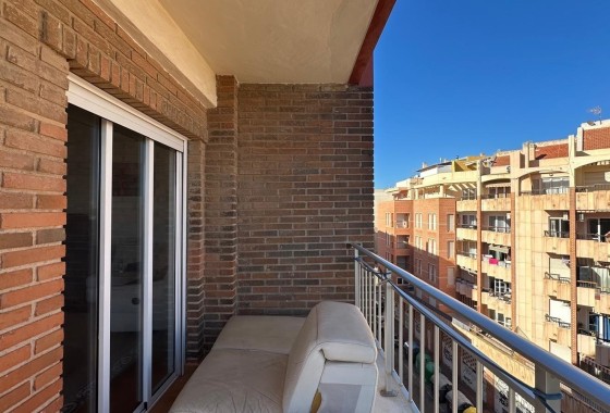 Herverkoop - Appartement / Flat -
Torrevieja - Estacion de autobuses