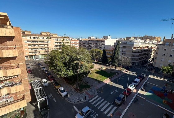 Herverkoop - Appartement / Flat -
Torrevieja - Estacion de autobuses