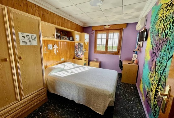 Venta - Chalet Independiente -
Orihuela