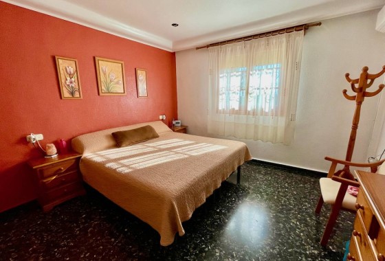 Venta - Chalet Independiente -
Orihuela