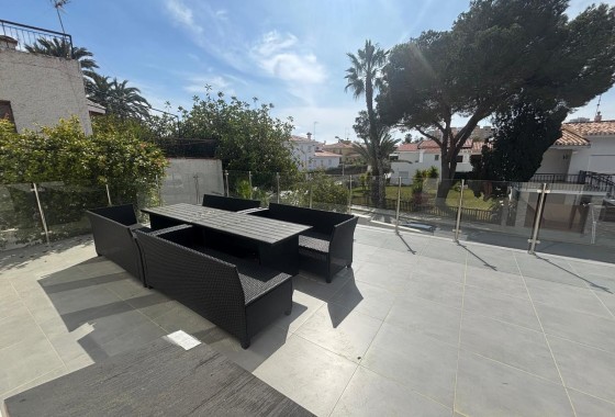 Herverkoop - Vrijstaande Villa -
Dehesa de Campoamor - Costa Blanca