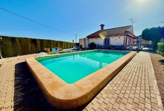 Resale - Freistehende Villa -
Avileses - Inland