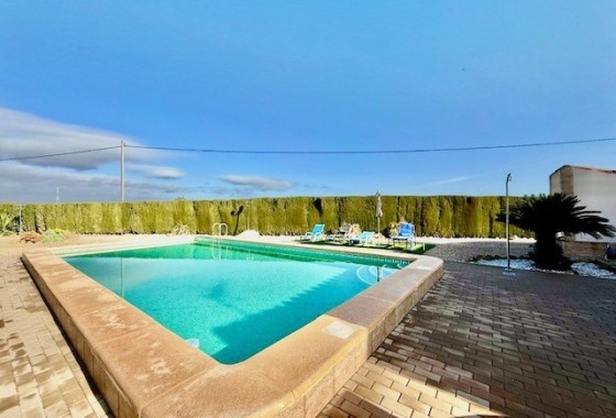 Resale - Freistehende Villa -
Avileses - Inland