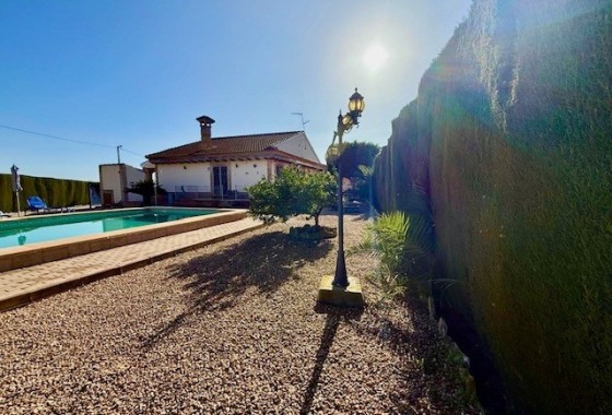 Resale - Freistehende Villa -
Avileses - Inland