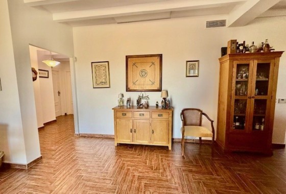 Resale - Freistehende Villa -
Avileses - Inland