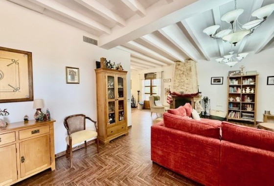 Resale - Freistehende Villa -
Avileses - Inland