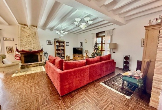 Resale - Freistehende Villa -
Avileses - Inland