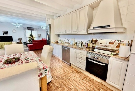 Resale - Freistehende Villa -
Avileses - Inland