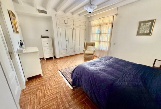 Resale - Freistehende Villa -
Avileses - Inland