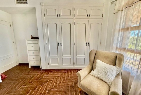 Resale - Freistehende Villa -
Avileses - Inland