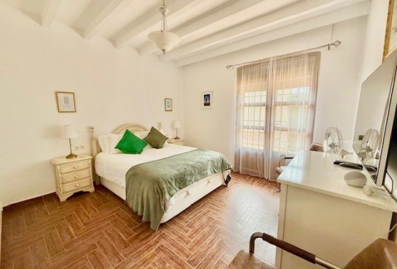 Resale - Freistehende Villa -
Avileses - Inland
