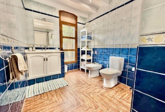 Resale - Freistehende Villa -
Avileses - Inland
