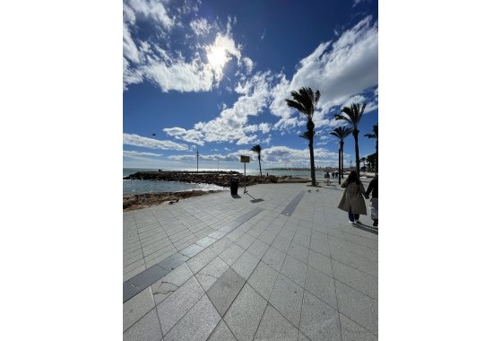 Revente - Appartement -
Torrevieja - Playa de cura