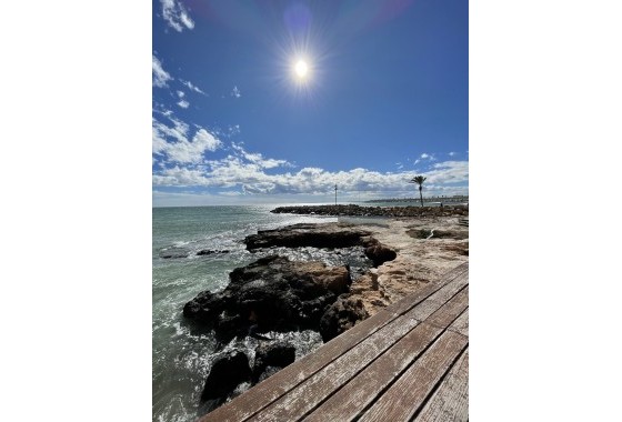 Revente - Appartement -
Torrevieja - Playa de cura