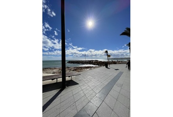 Revente - Appartement -
Torrevieja - Playa de cura
