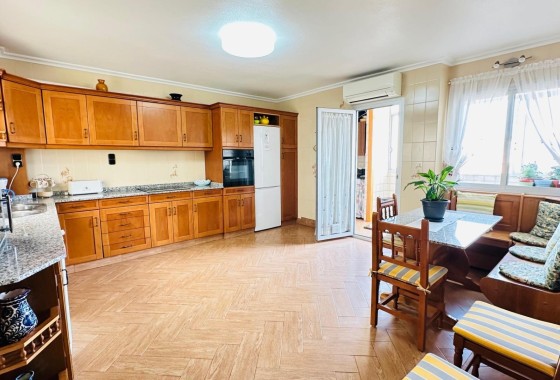 Resale - Wohnung / Appartement -
Torrevieja - Center