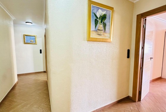Resale - Wohnung / Appartement -
Torrevieja - Center