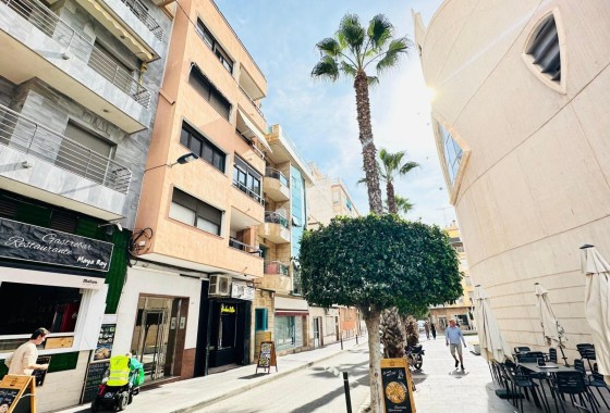 Resale - Wohnung / Appartement -
Torrevieja - Center