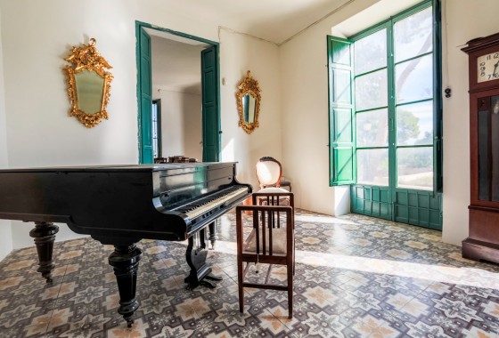 Sale - Detached Villa -
Alicante - Costa Blanca