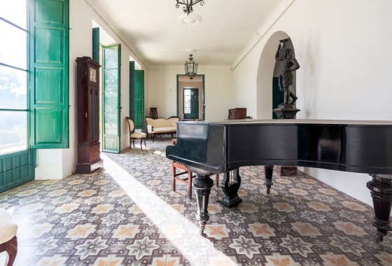 Sale - Detached Villa -
Alicante - Costa Blanca