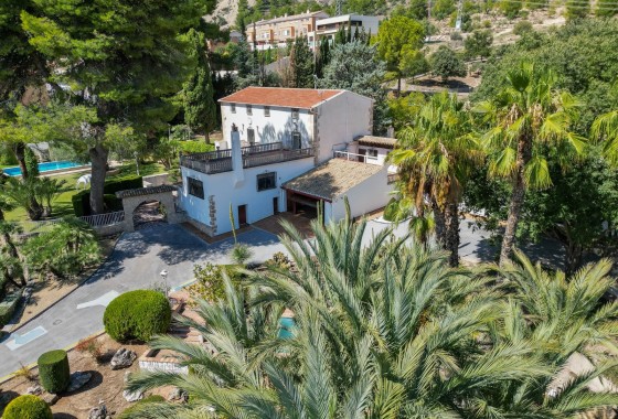 Herverkoop - Vrijstaande Villa -
Alcoy - Inland