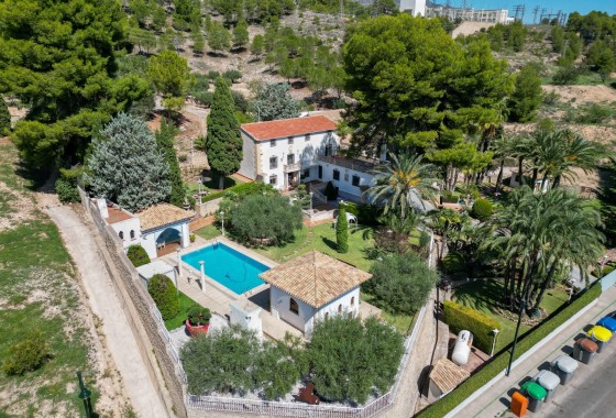 Herverkoop - Vrijstaande Villa -
Alcoy - Inland