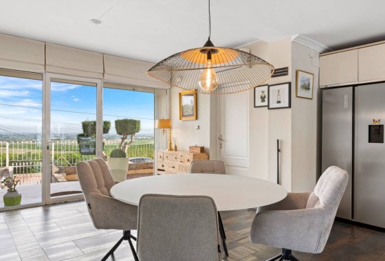 Herverkoop - Vrijstaande Villa -
Algorfa - Castillo de montemar