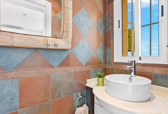 Herverkoop - Vrijstaande Villa -
Algorfa - Castillo de montemar