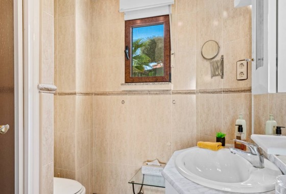 Herverkoop - Vrijstaande Villa -
Algorfa - Castillo de montemar