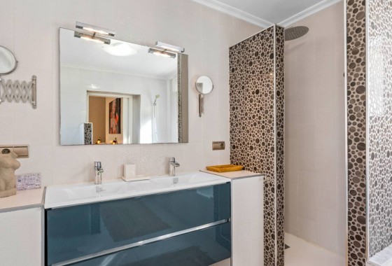 Herverkoop - Vrijstaande Villa -
Algorfa - Castillo de montemar