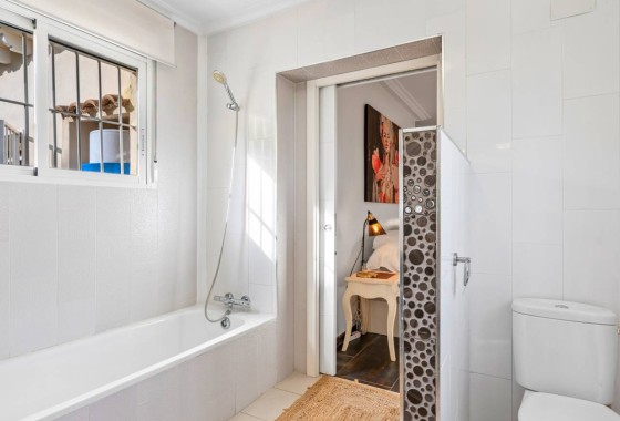 Herverkoop - Vrijstaande Villa -
Algorfa - Castillo de montemar