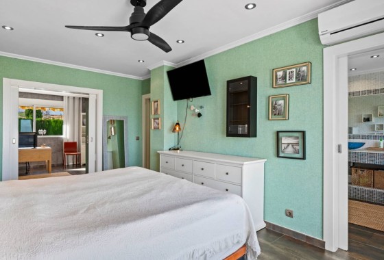 Herverkoop - Vrijstaande Villa -
Algorfa - Castillo de montemar