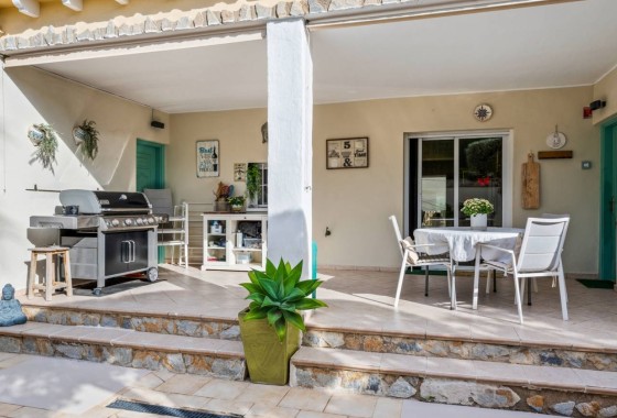 Herverkoop - Vrijstaande Villa -
Algorfa - Castillo de montemar