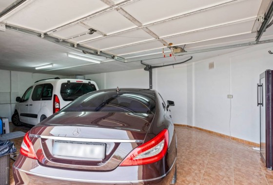 Herverkoop - Vrijstaande Villa -
Algorfa - Castillo de montemar