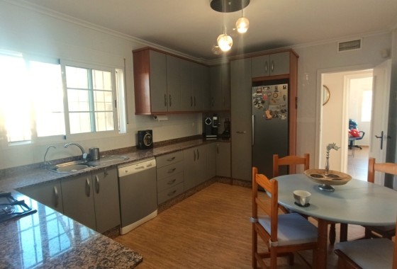Resale - Freistehende Villa -
Avileses - Inland