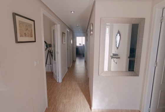 Resale - Freistehende Villa -
Avileses - Inland