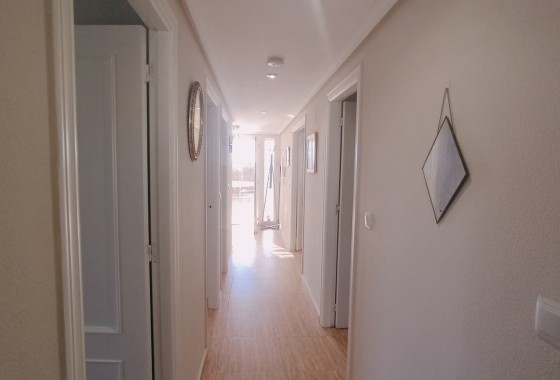 Resale - Freistehende Villa -
Avileses - Inland