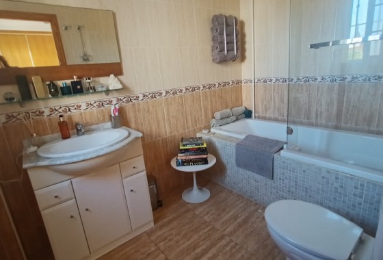 Resale - Freistehende Villa -
Avileses - Inland