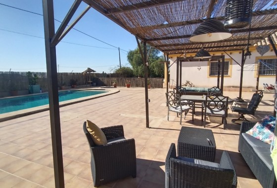 Resale - Freistehende Villa -
Avileses - Inland