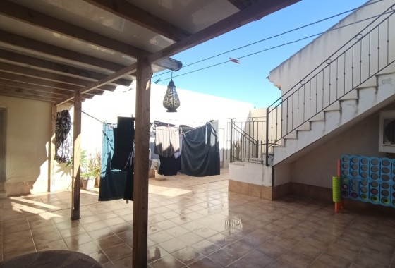 Resale - Freistehende Villa -
Avileses - Inland