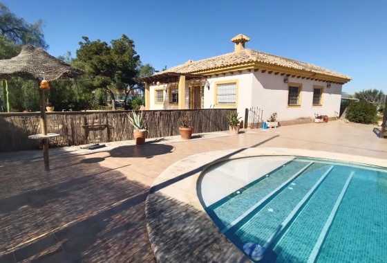 Resale - Freistehende Villa -
Avileses - Inland