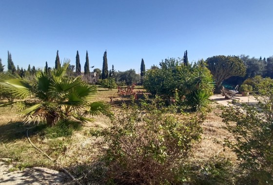 Resale - Freistehende Villa -
Avileses - Inland