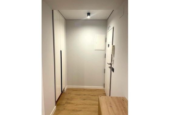 Revente - Appartement -
Torrevieja - Paseo maritimo