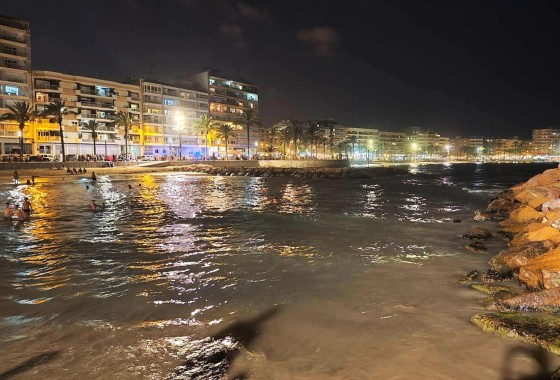 Revente - Appartement -
Torrevieja - Paseo maritimo