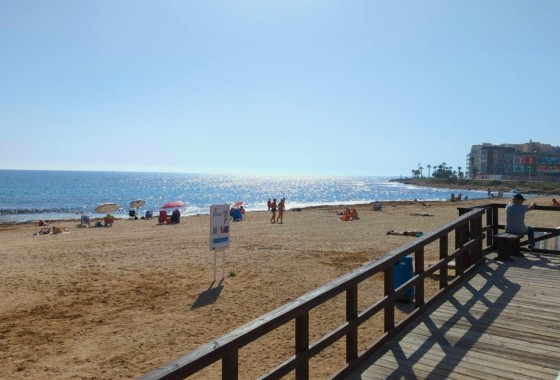 Sprzedaż - Apartament / Mieszkanie -
Torrevieja - Curva del Palangre