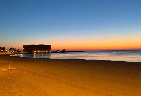 Sprzedaż - Apartament / Mieszkanie -
Torrevieja - Curva del Palangre