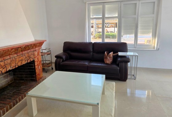 Herverkoop - Stadswoning -
Torrevieja - La Mata