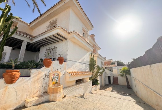 Sale - Detached Villa -
La Manga del Mar Menor - Costa Calida