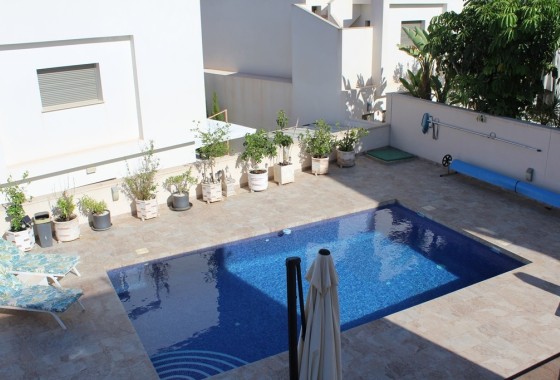 Revente - Villa Individuelle -
San Miguel de Salinas - Inland